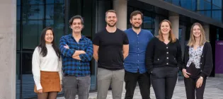 Group photo of the Anderson lab