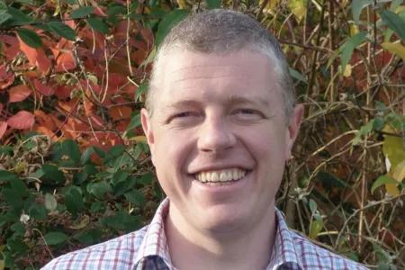 Neil Henderson Headshot